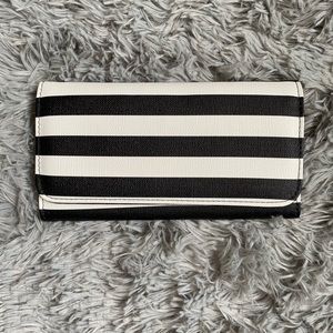 Kut from the Kloth Wallet/Clutch